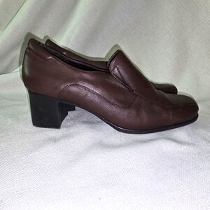 Paces Lillian Style Brown Women's Loafers Heels Sz. 10W, Elegant Work Casual